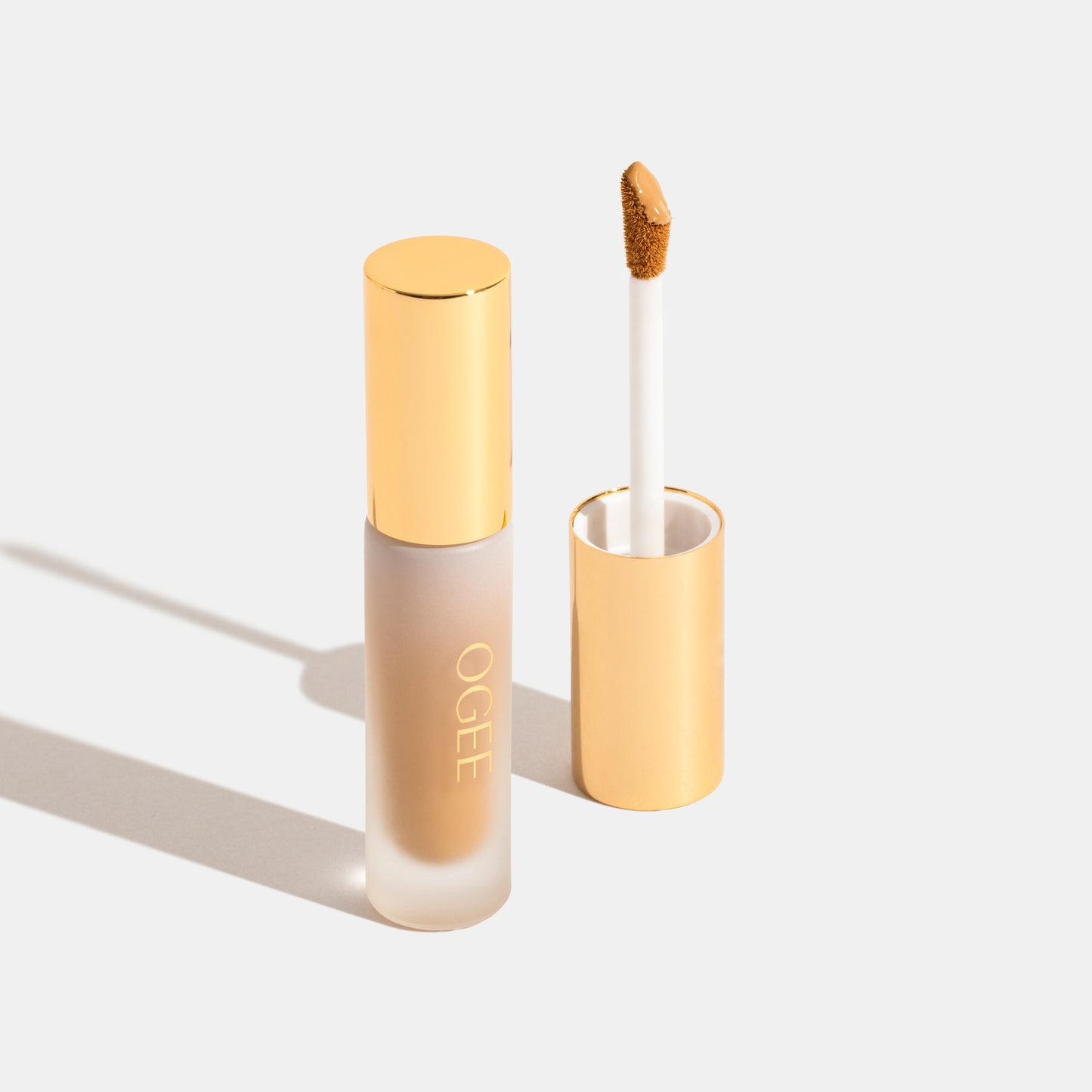 BANYAN 2.75W - Medium Light, Golden Undertones